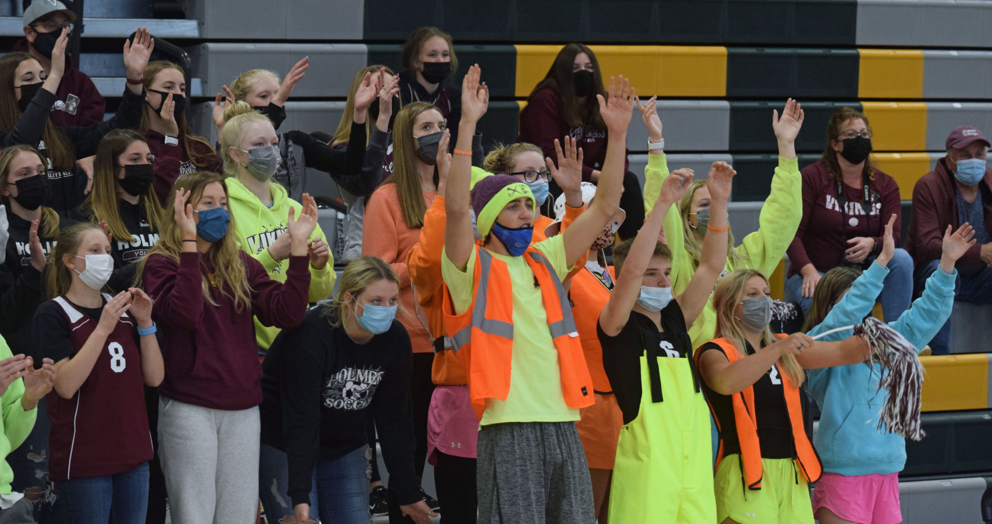 Holmen student section